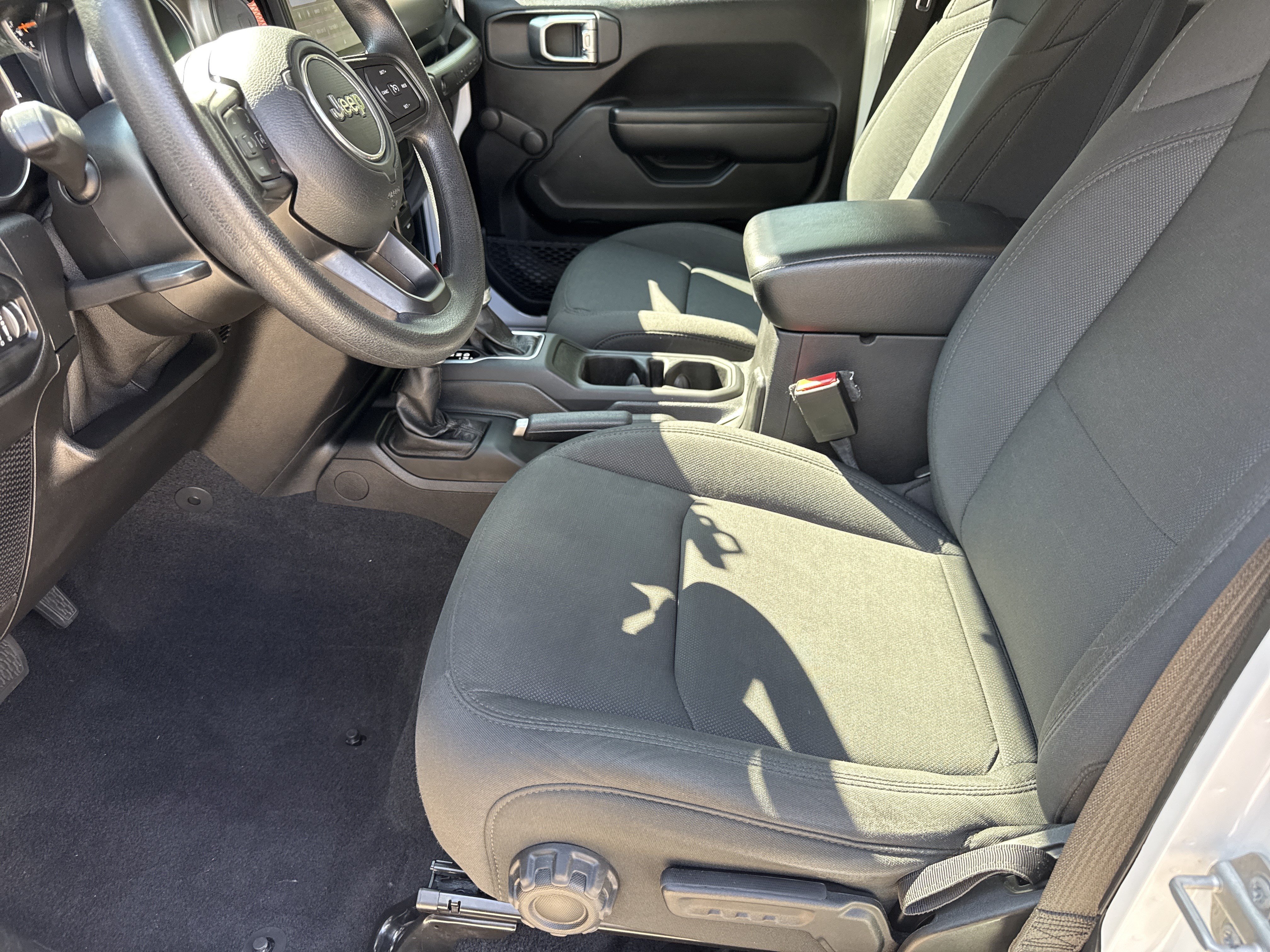 Used 2021 Bright White Clearcoat Jeep Unlimited Sport image 9