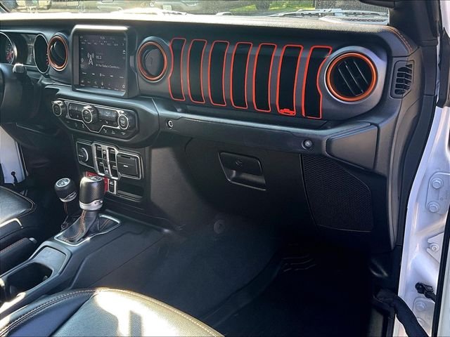 Used 2020 White Jeep Mojave image 17