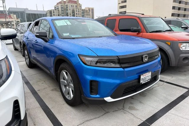 Certified Used 2024 North Shore Pearl Honda EX image 2