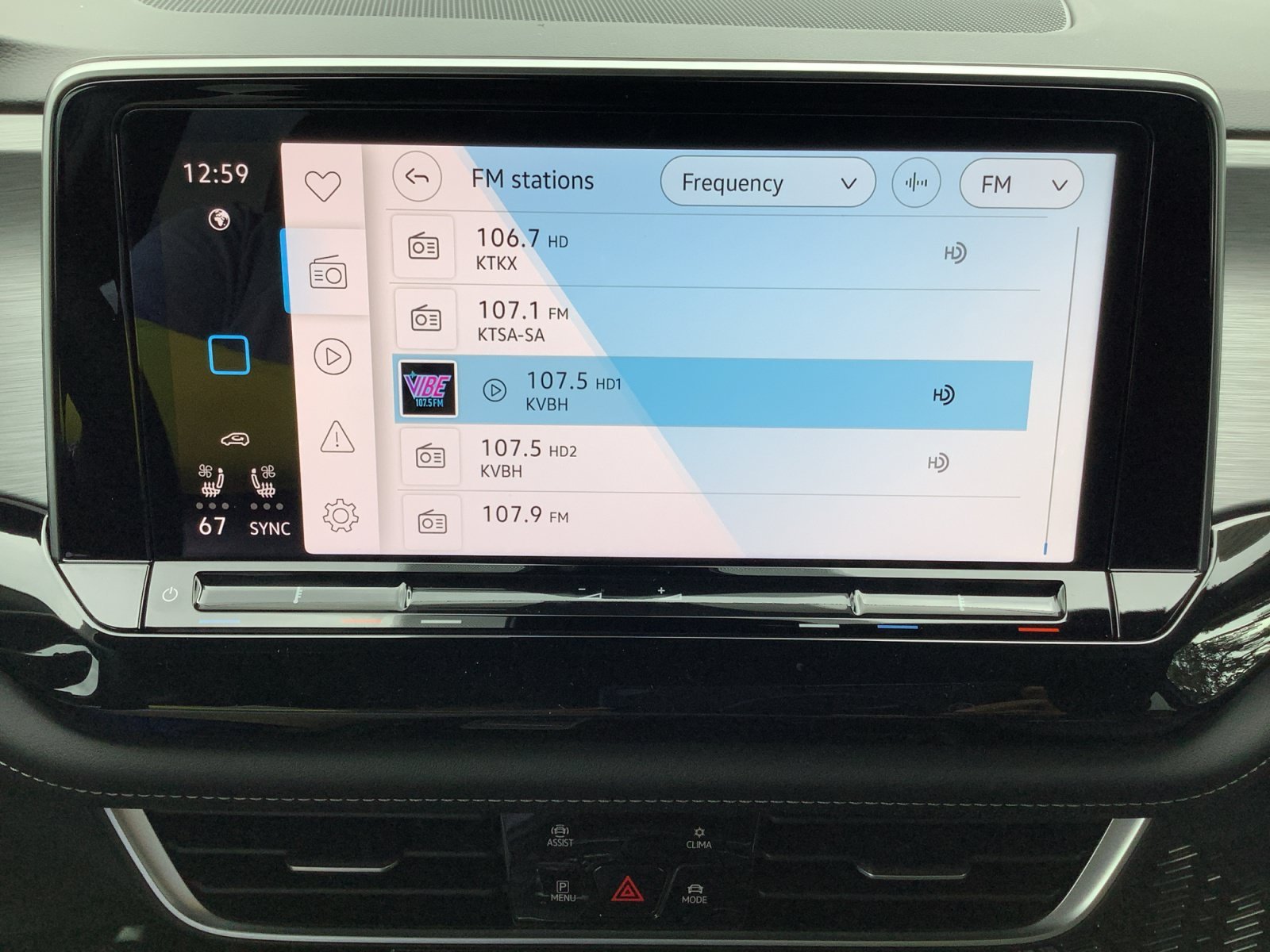 New 2026 OPAL WHITE Volkswagen 2.0T SE w/Technology image 16