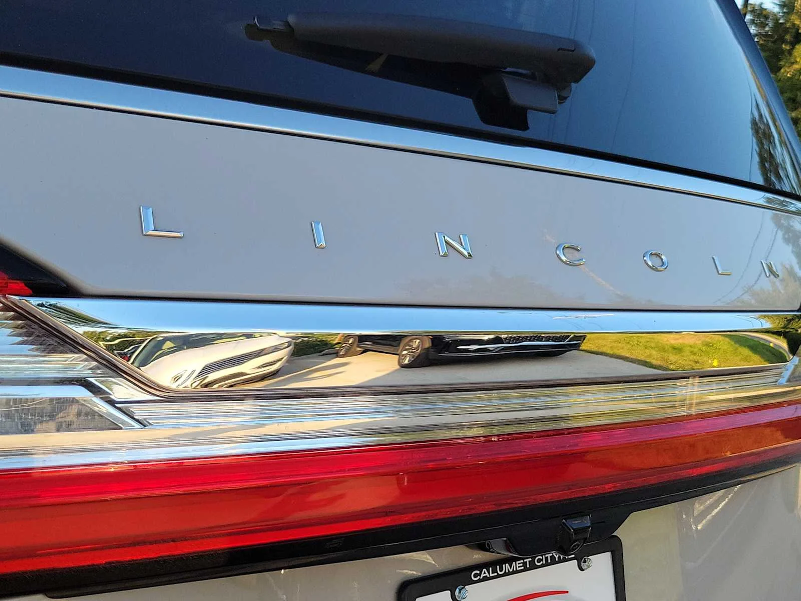 Used 2020 White Lincoln Reserve image 7
