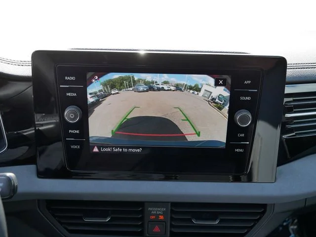 2025 Volkswagen Jetta SE - Photo 12
