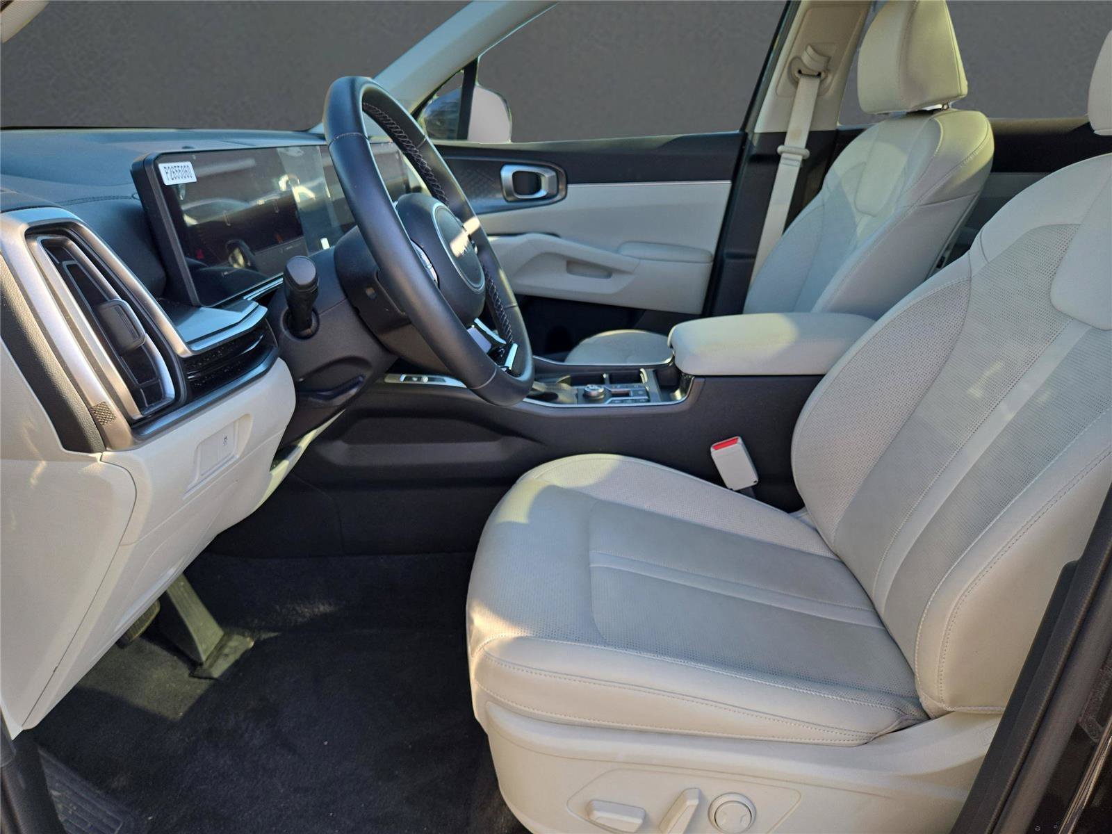 2025 Kia Sorento S - Photo 21