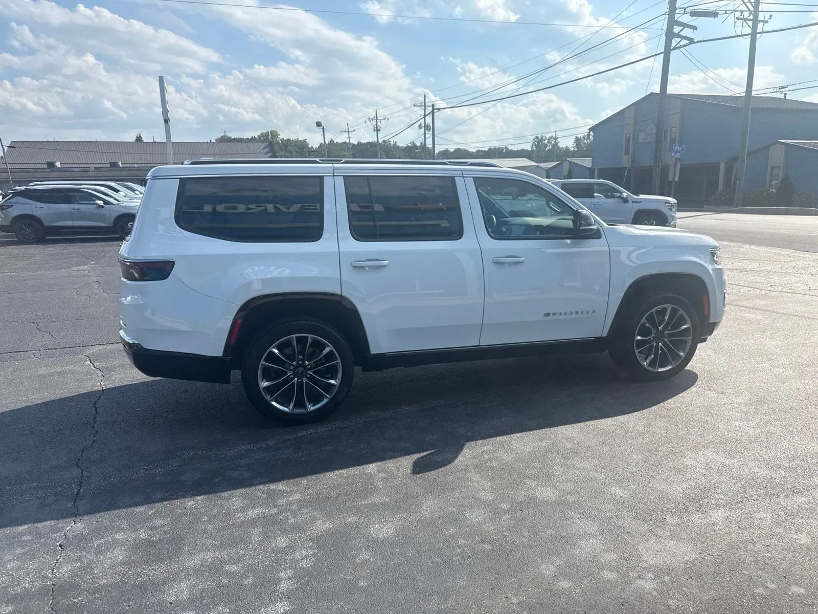 Used 2023 White Jeep Series III image 9