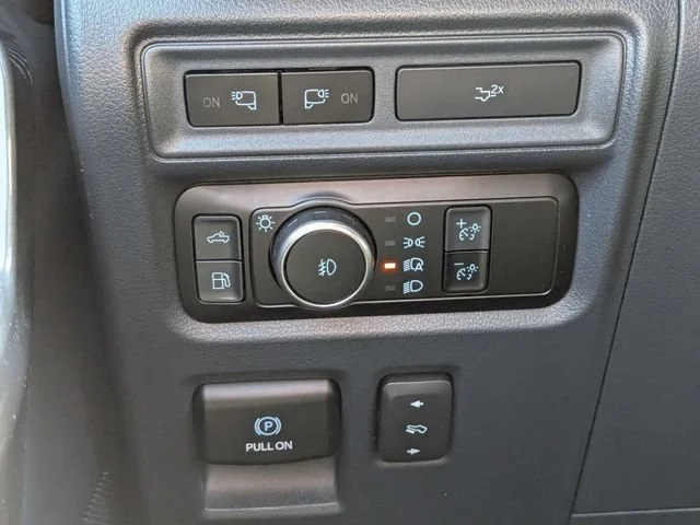 Used 2023 Avalanche Ford XL image 24