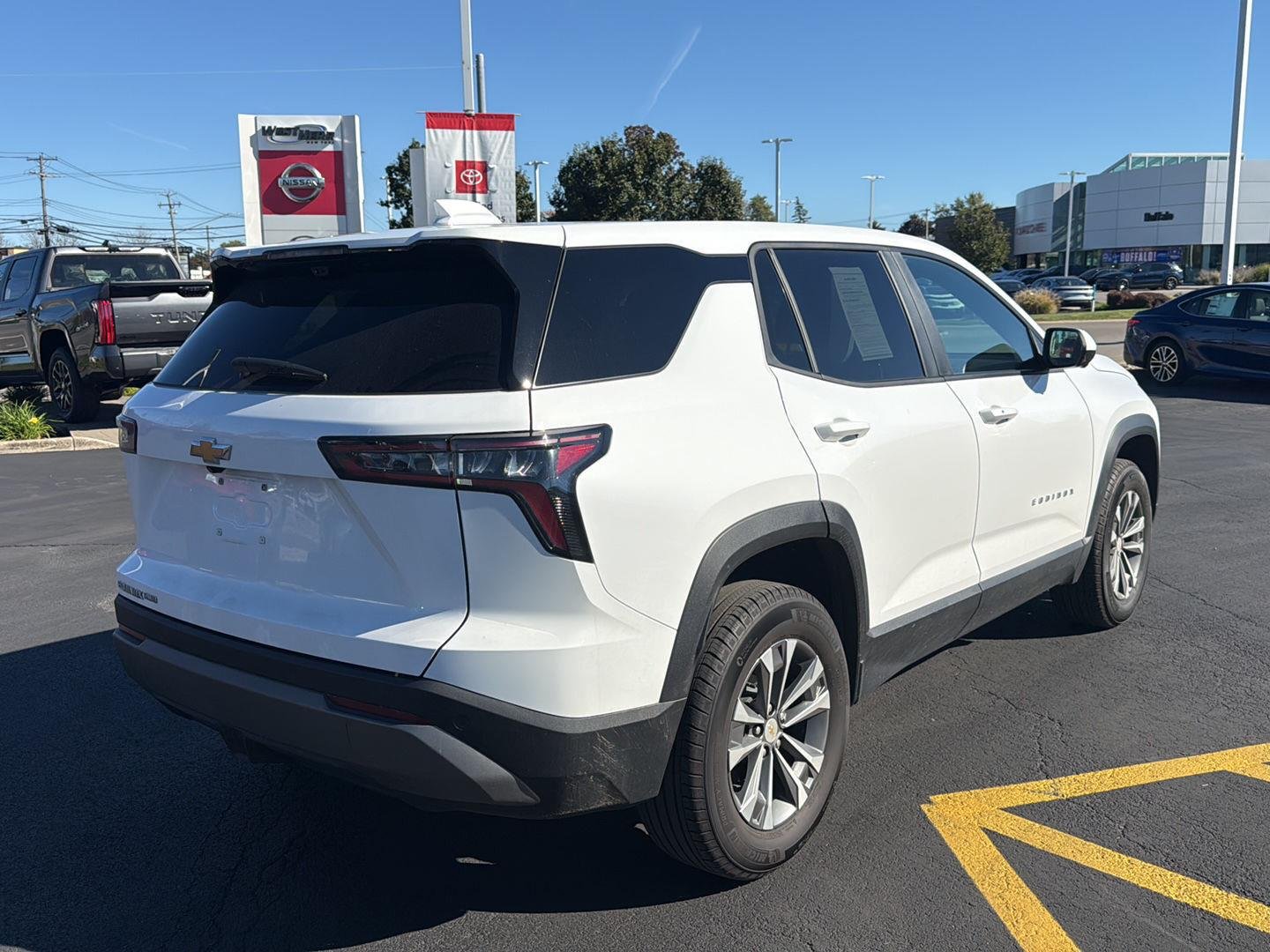 Used 2025 Summit White Chevrolet AWD LT image 3