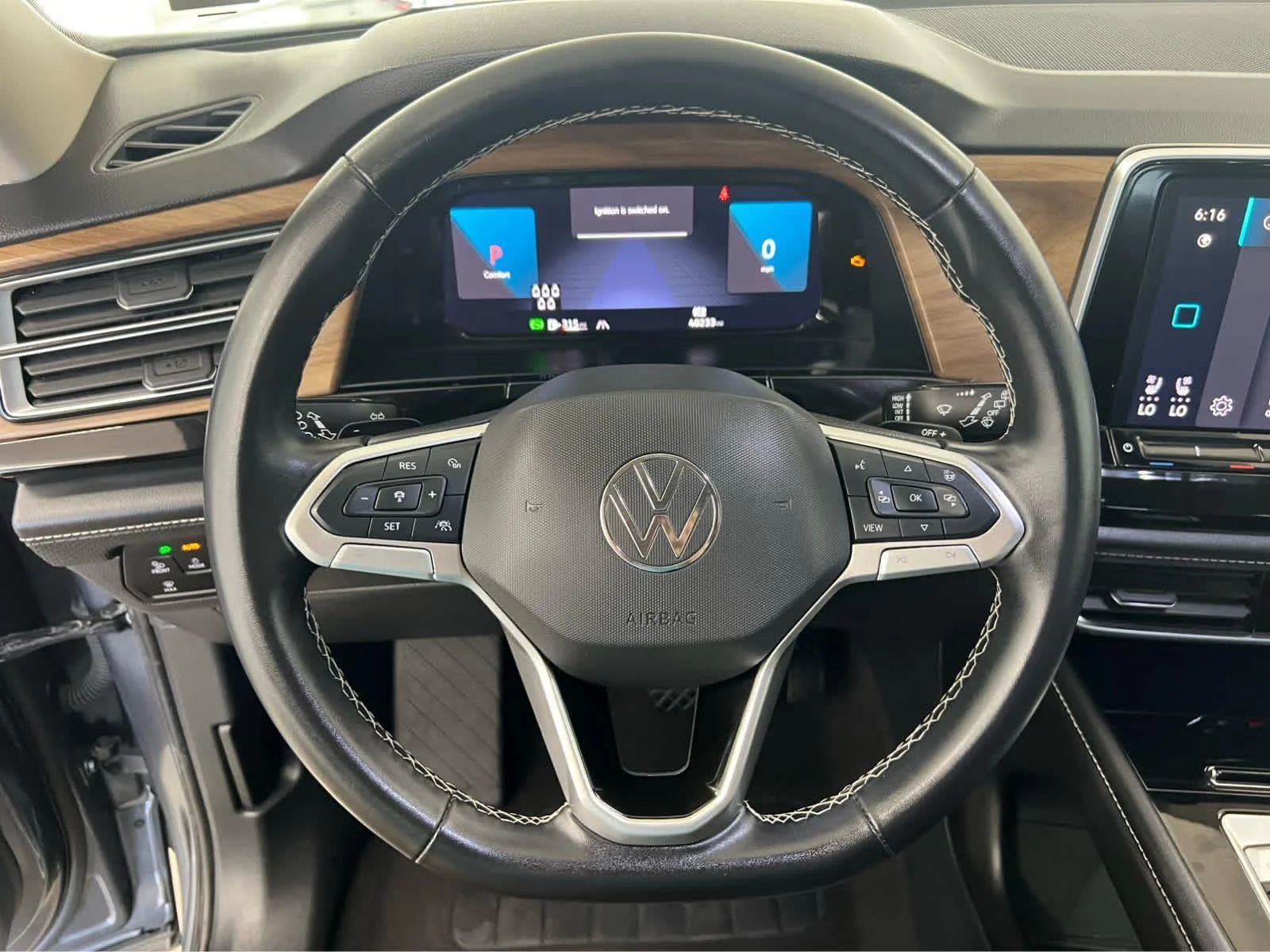 2025 Volkswagen Atlas SE w/Tech - Photo 15