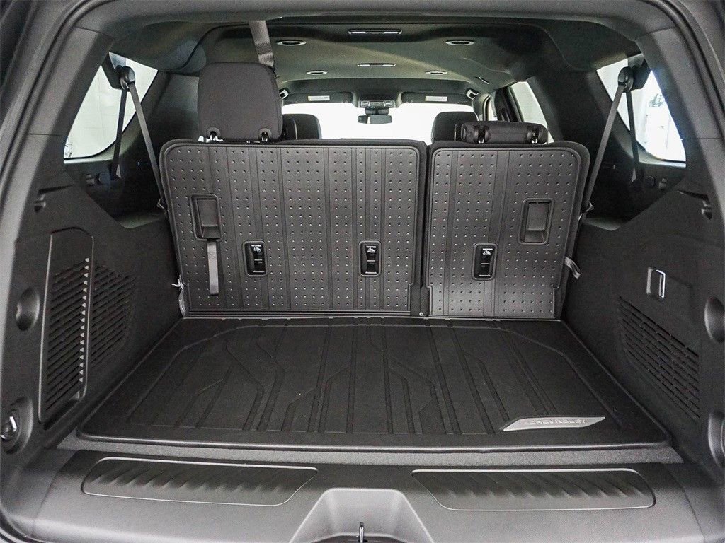 2026 Chevrolet Suburban LS - Photo 12