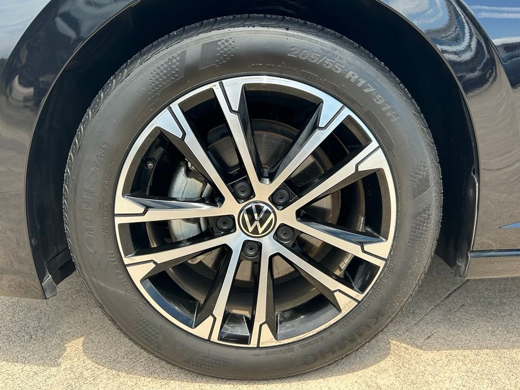 Certified Used 2024 Black Volkswagen 1.5T Sport image 33