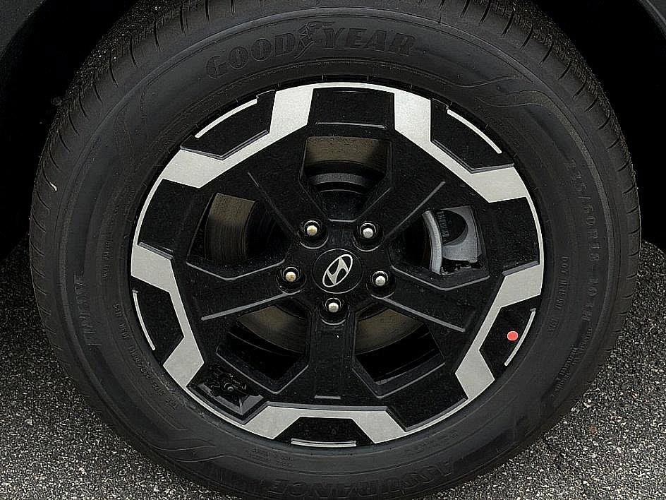 New 2026 Rockwood Green Hyundai SEL AWD image 5