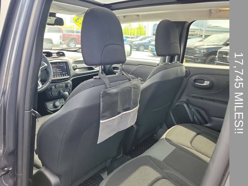 Used 2023 Gray Jeep Latitude image 10