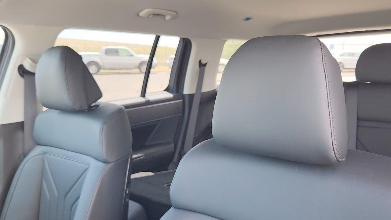 New 2026 Hampton Gray Hyundai SEL AWD image 9