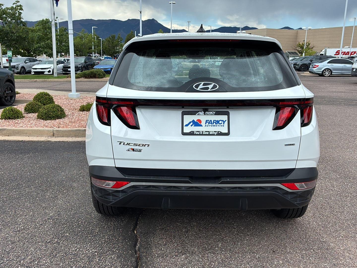 Used 2024 White Pearl Hyundai SE image 6