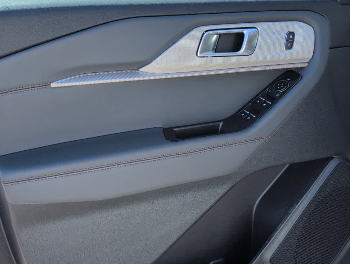 New 2026 Carbonized Gray Metallic Ford Active w/200A Pkg image 10