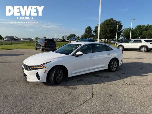 Used 2022 Glacial White Pearl Kia LXS image 5