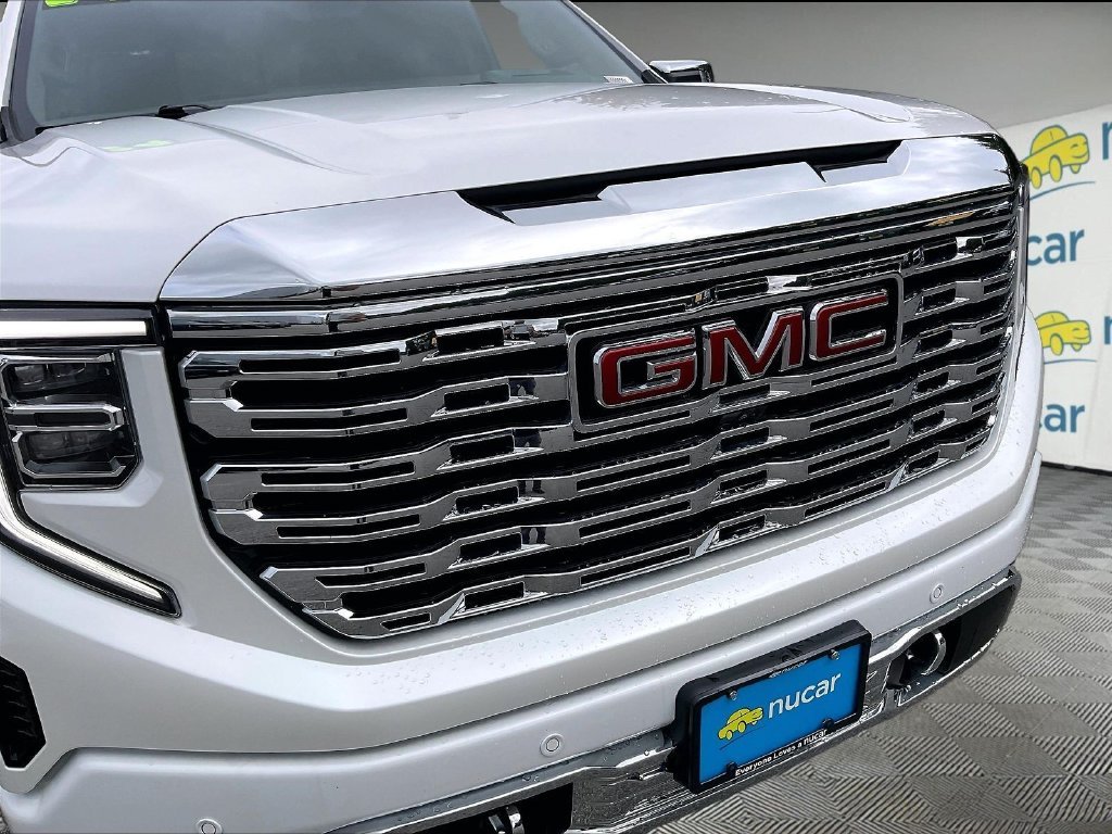 Used 2024 White Frost GMC Denali image 30