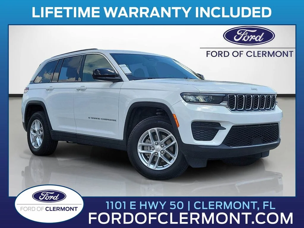Used 2024 Bright White Clearcoat Jeep Laredo X image 1