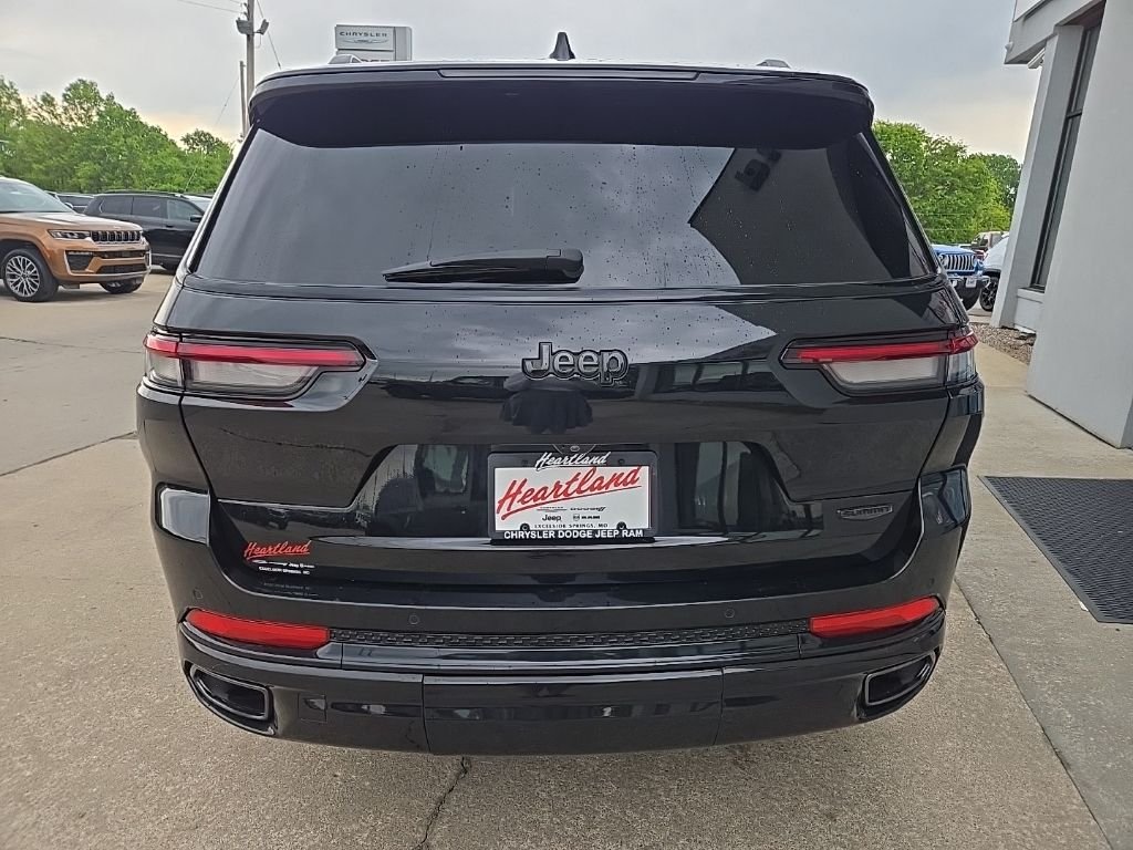 Used 2024 Black Jeep Summit image 12