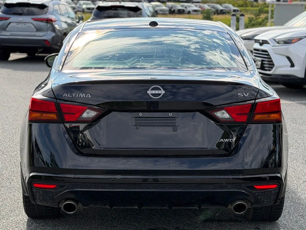 Used 2024 Black Nissan 2.5 SV image 4