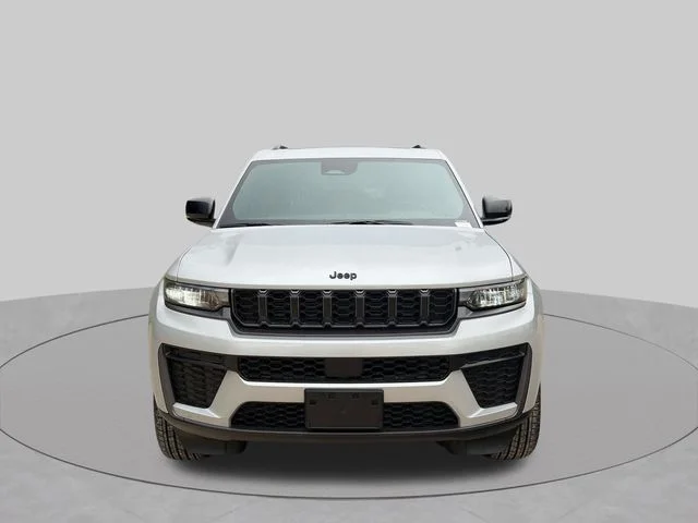 New 2026 Silver Zynith Exterior Paint Jeep Altitude image 10