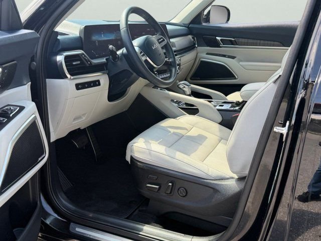 Used 2025 Black Kia SX image 12