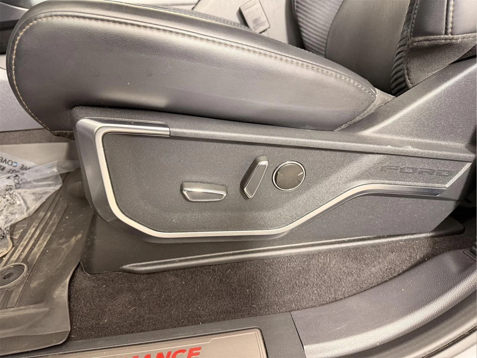 Used 2023 Iconic Silver Ford Raptor image 13