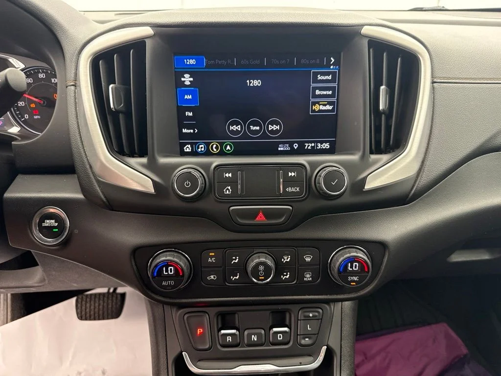 Used 2020 White GMC SLT image 22