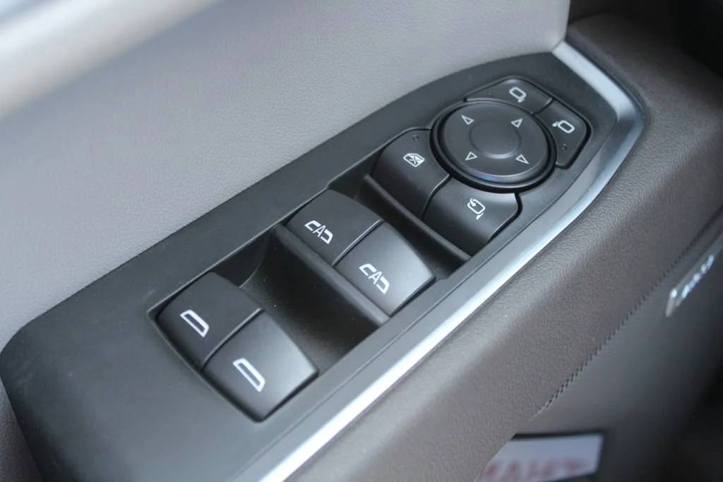 New 2026 Glacier White Tricoat GMC SLT image 21