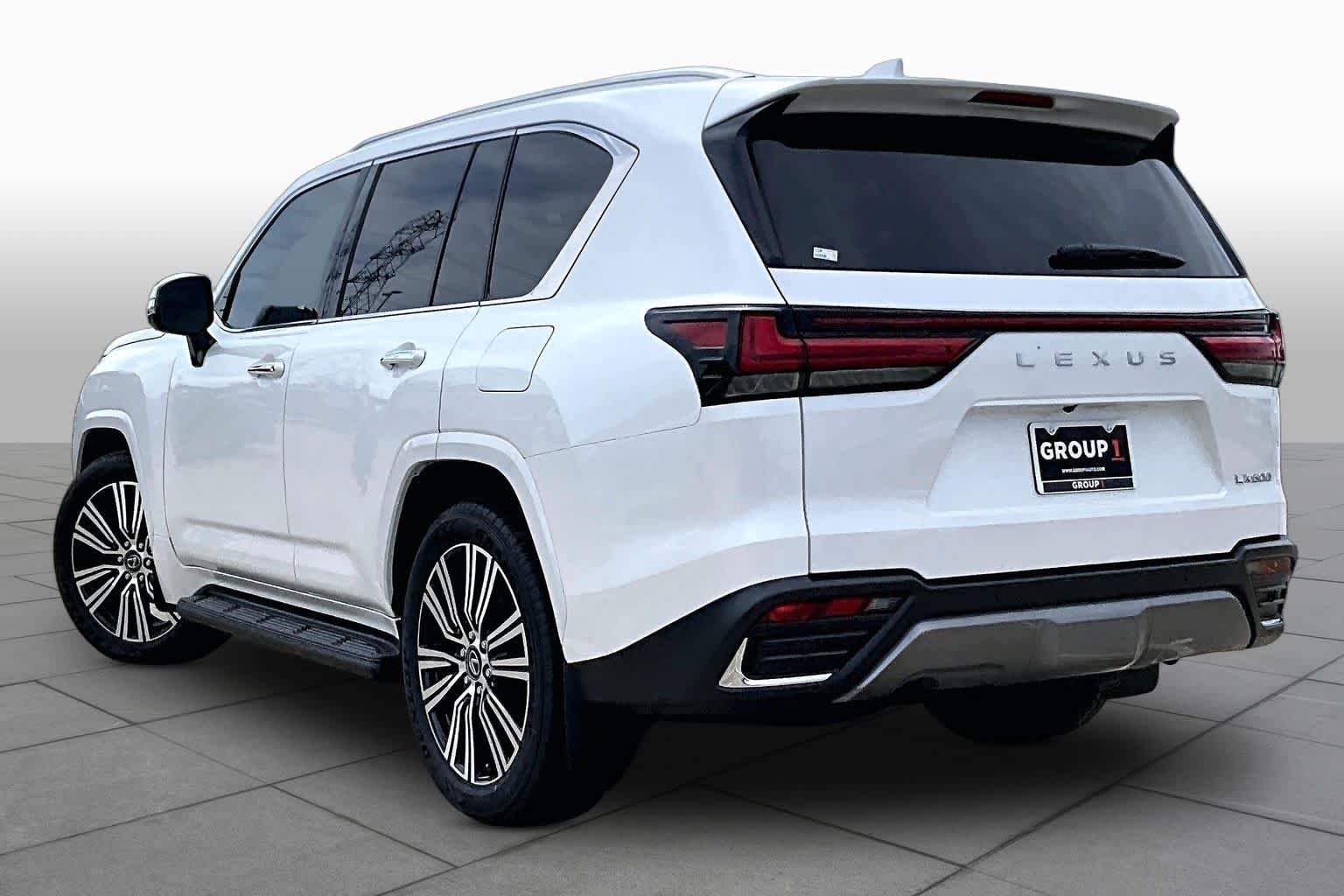 New 2026 Eminent White Pearl Lexus LUXURY image 4