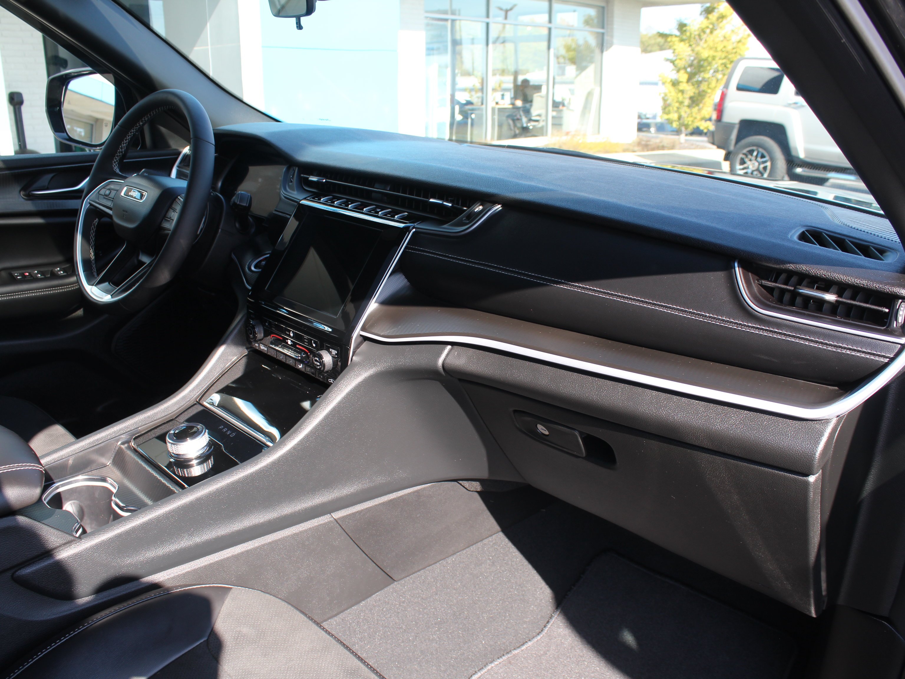 Used 2025 Black Jeep Altitude X image 30
