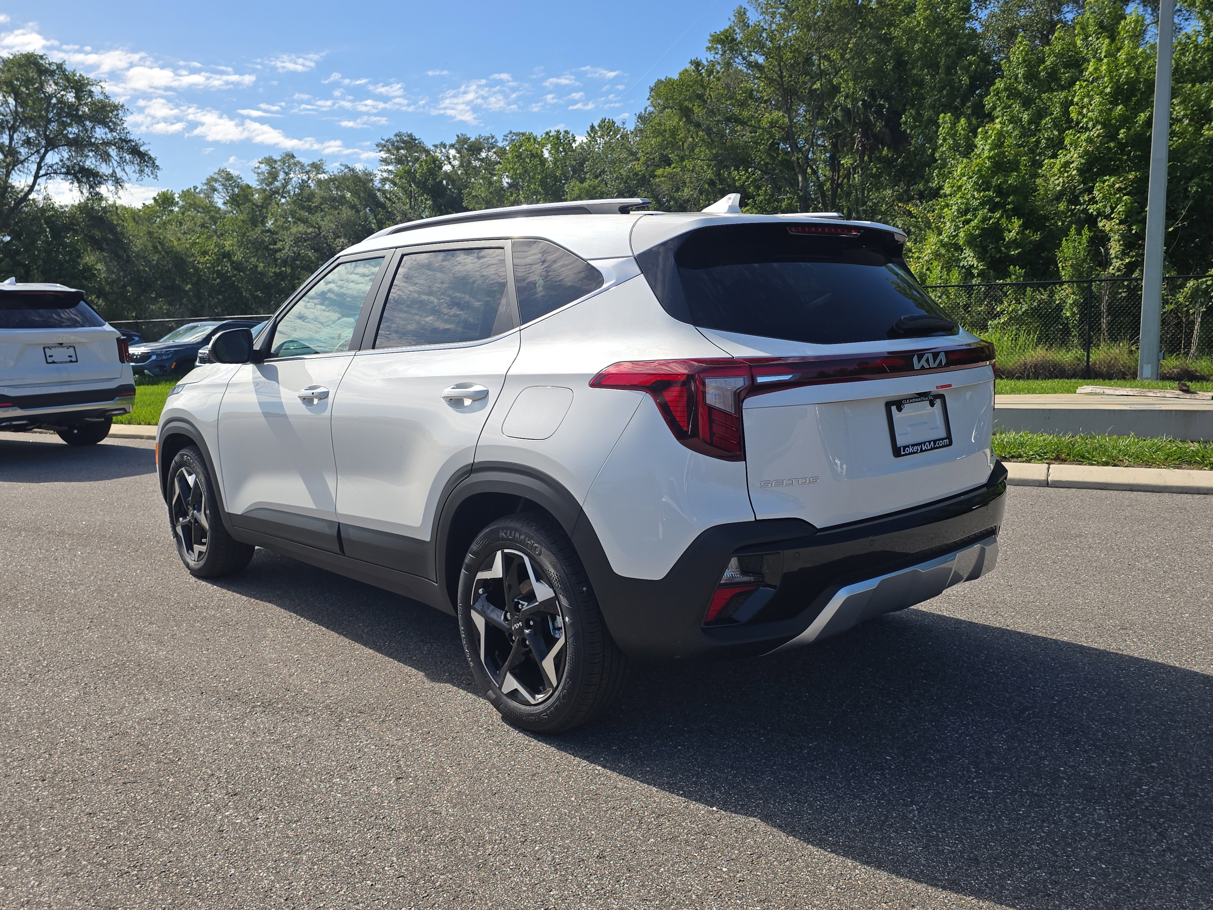New 2026 Snow White Pearl Kia EX image 6