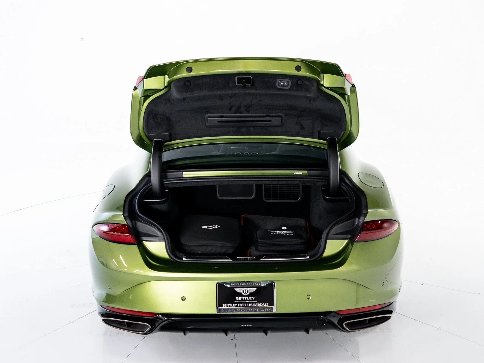 New 2026 Tourmaline Green - by Mulliner Bentley Azure image 38