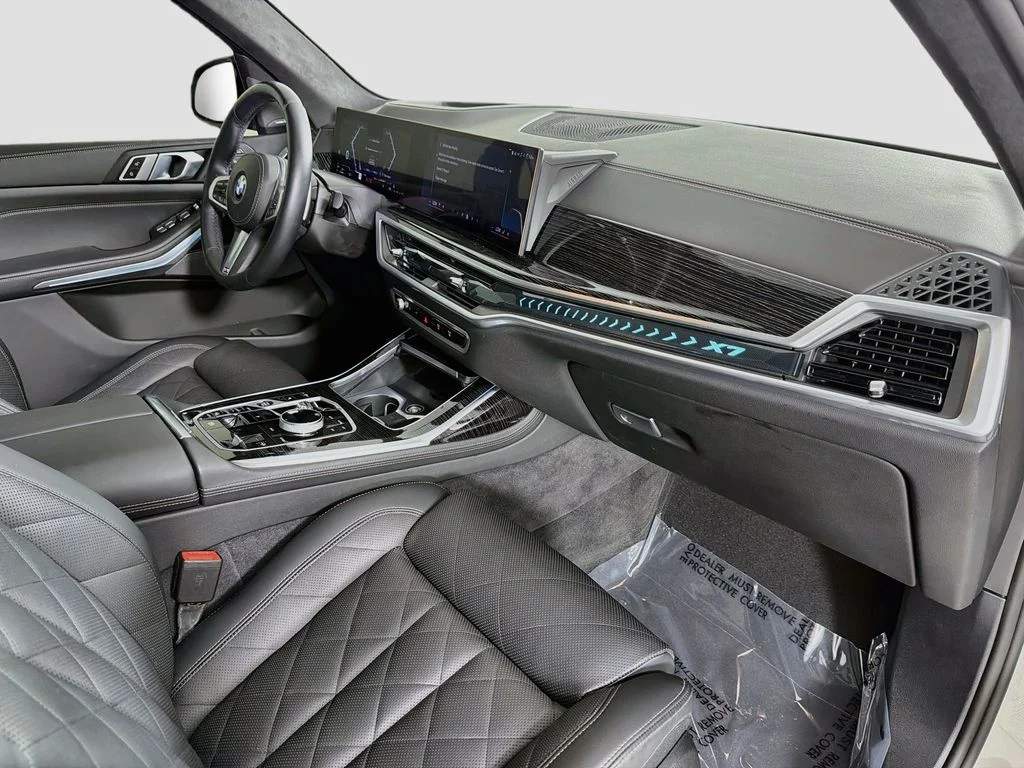 Used 2025 White BMW xDrive40i image 31