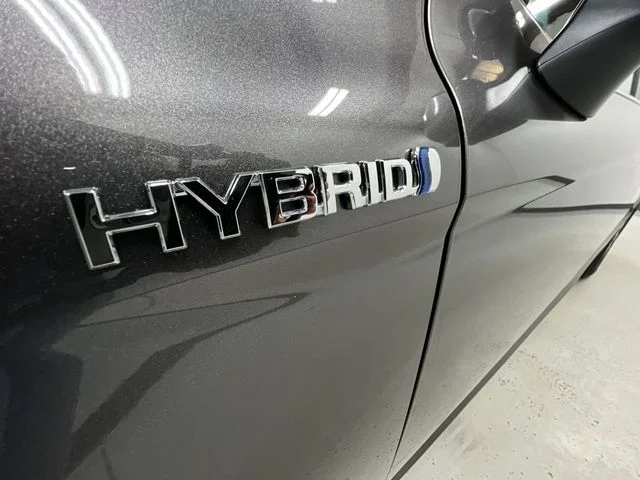 2020 Toyota Camry LE - Photo 29