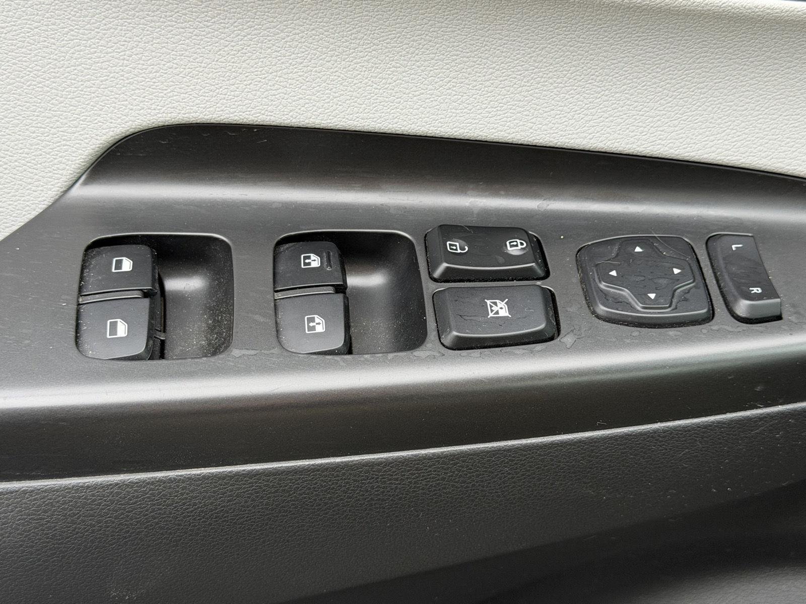 Used 2023 Cyber Silver Hyundai SEL image 9