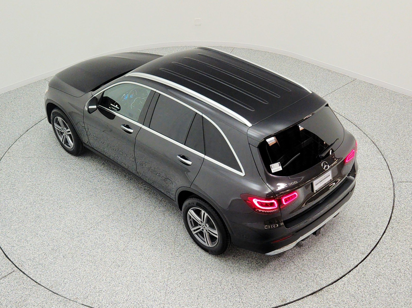 Used 2022 Graphite Grey Metallic Mercedes-Benz GLC 300 SUV image 27