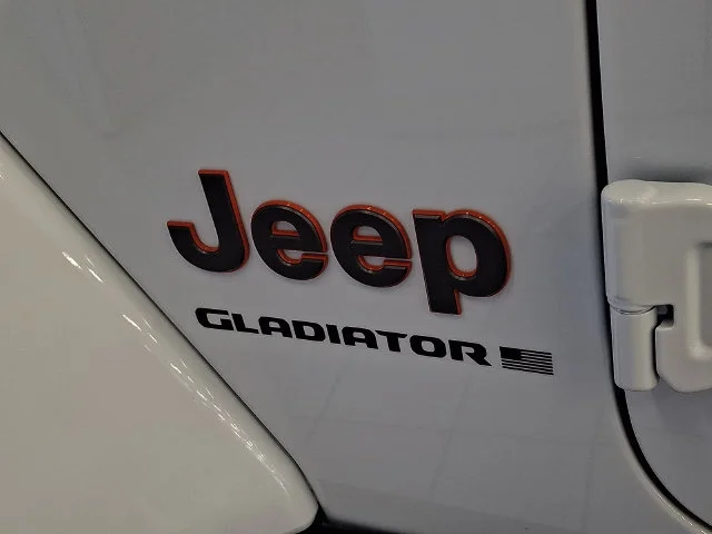 New 2027 White/off-white Jeep Mojave image 16