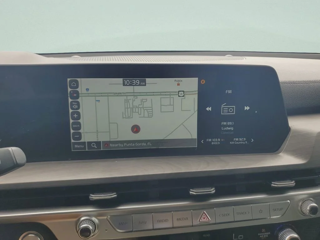 Used 2023 Green Kia EX X-Line image 19