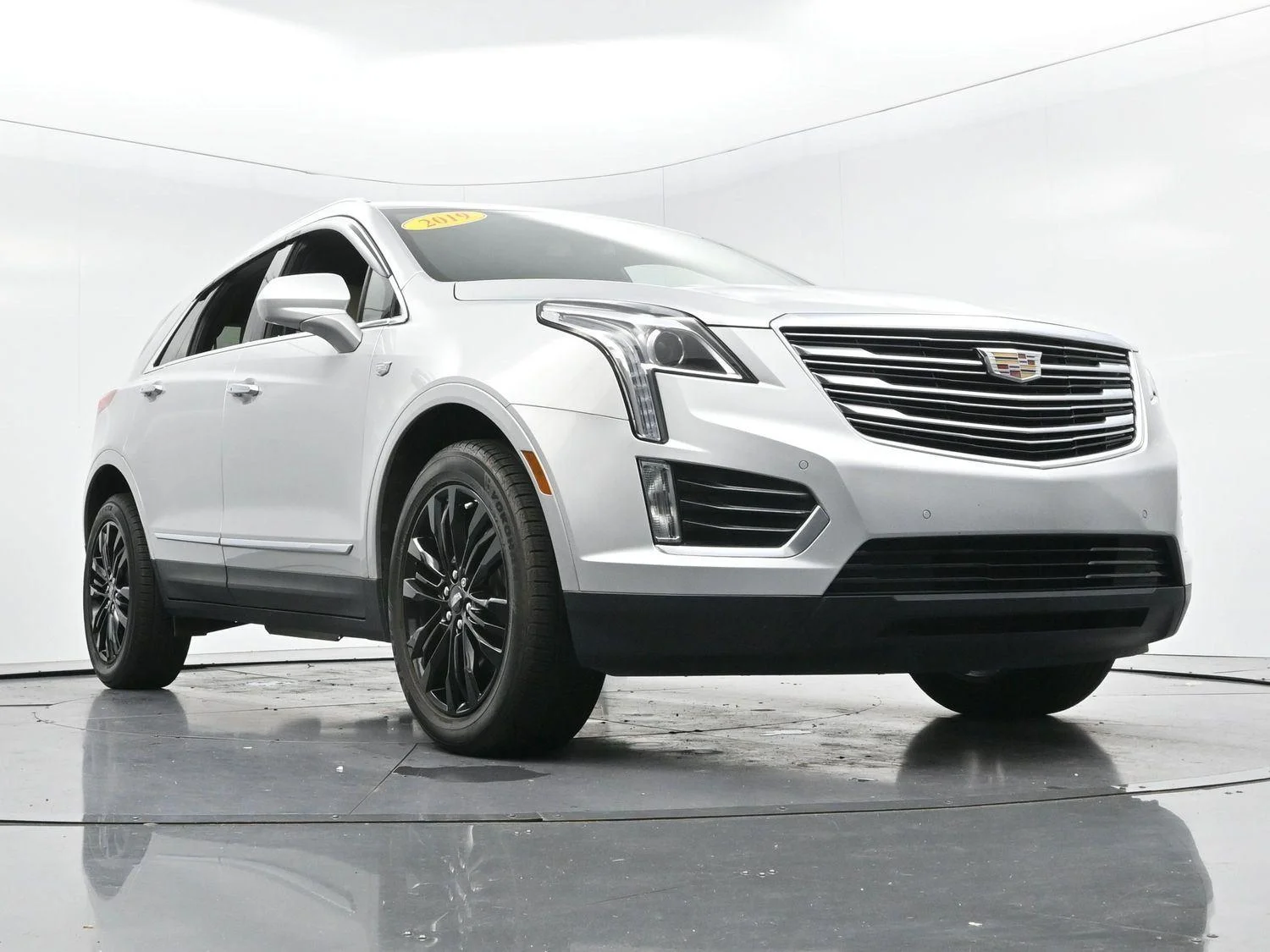 Used 2019 RADIANT SILVER METALLIC Cadillac Luxury FWD image 45