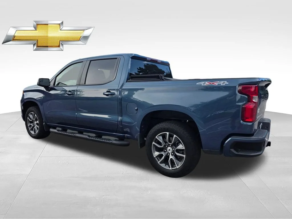 Used 2024 Lakeshore Blue Metallic Chevrolet RST image 5