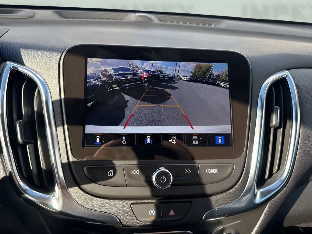Used 2024 Summit White Chevrolet LT image 20