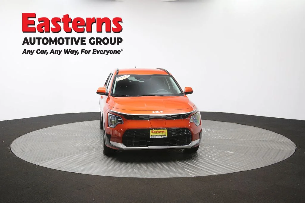 Used 2023 Red Kia Wind image 50