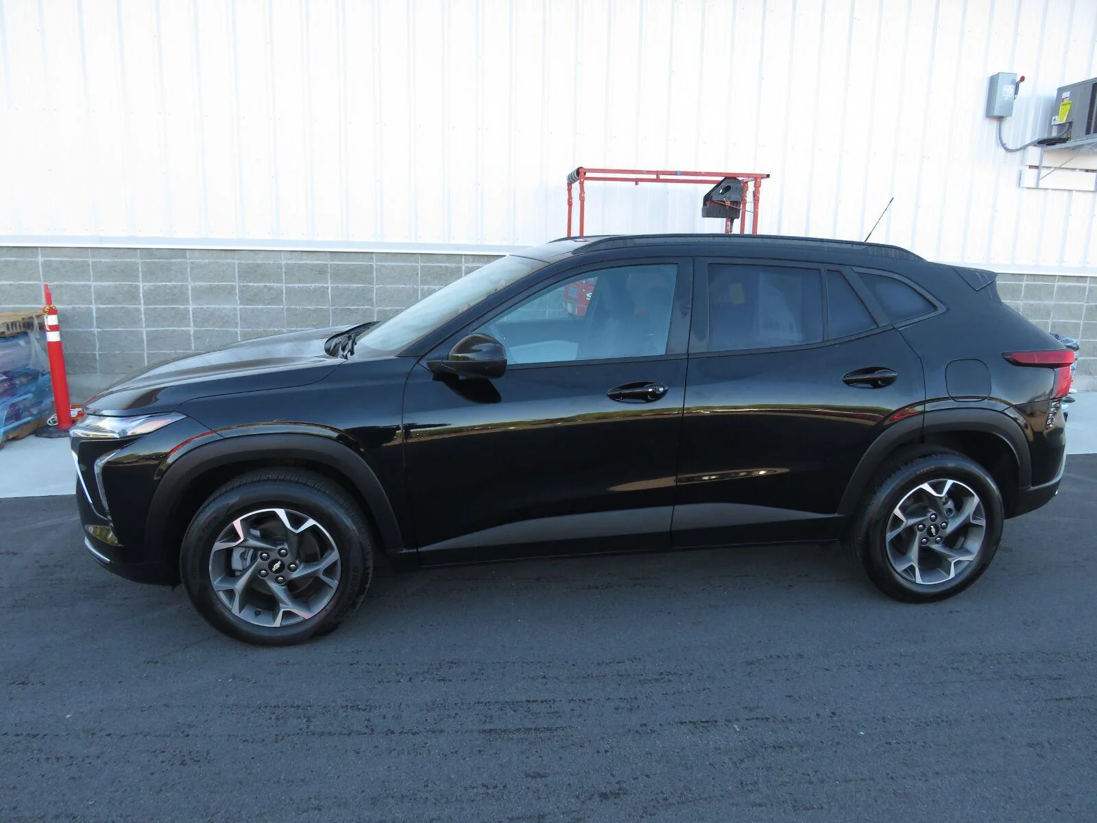 Used 2024 Mosaic Black Metallic Chevrolet LT image 14