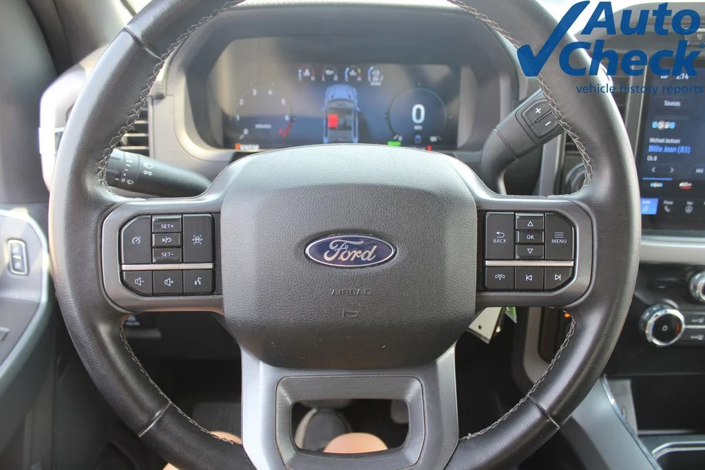 Used 2024 Oxford White Ford XLT image 16