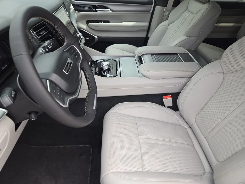 New 2026 High Gloss Black Jeep Limited Altitude image 11