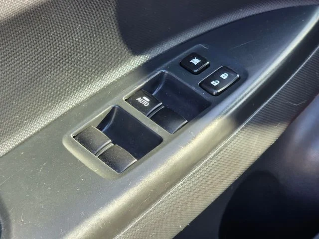 Used 2024 Red Mitsubishi ES image 19