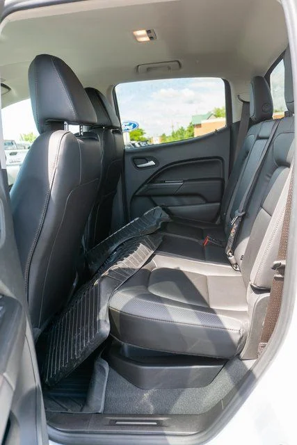 Used 2022 Summit White GMC AT4 w/Leather image 10