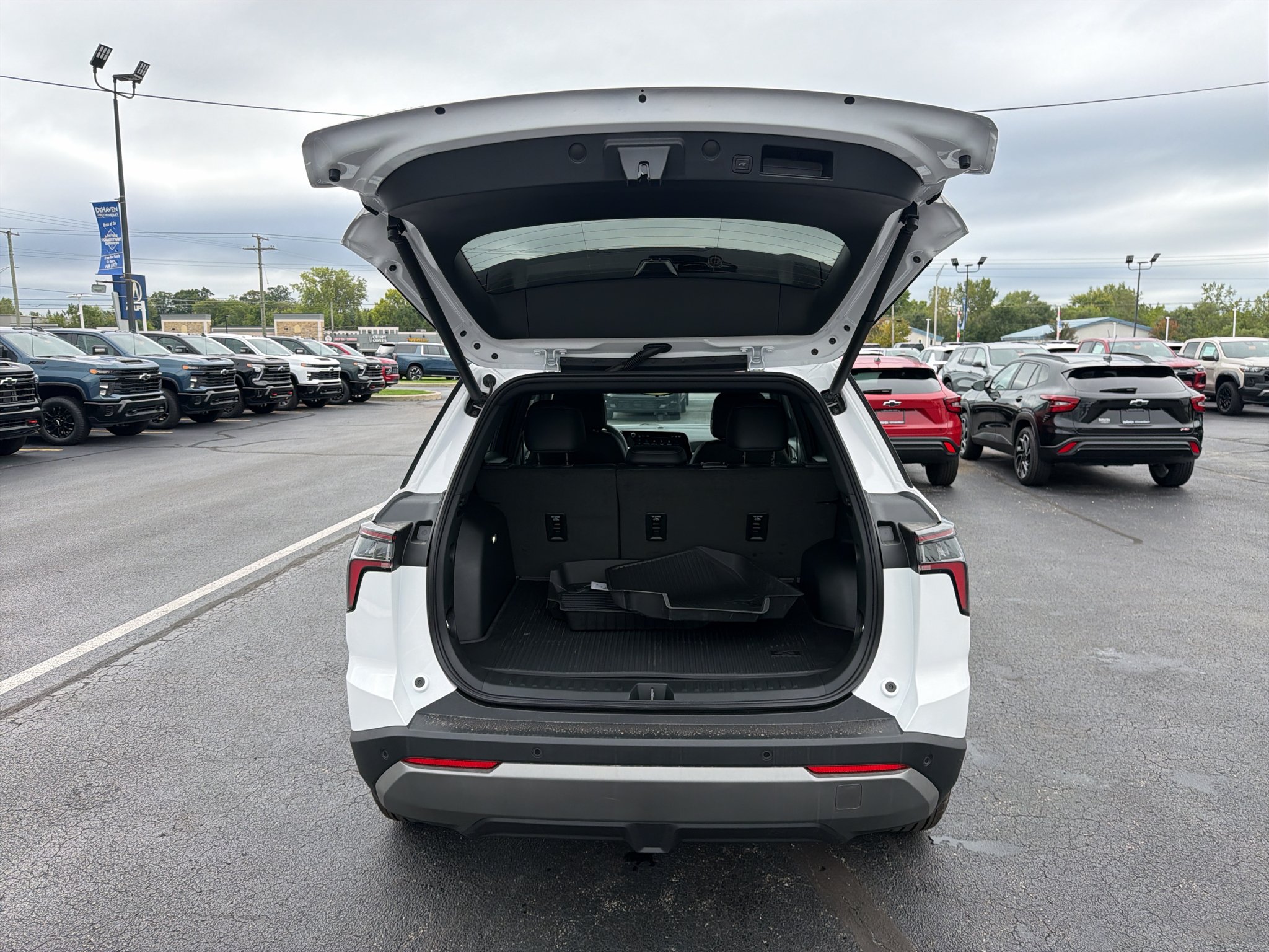 2027 Chevrolet Equinox LT - Photo 24