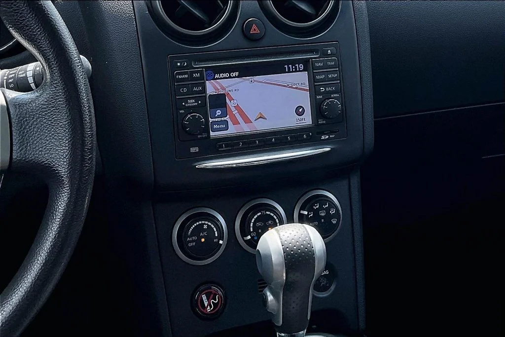 Used 2013 Black Nissan SV image 7