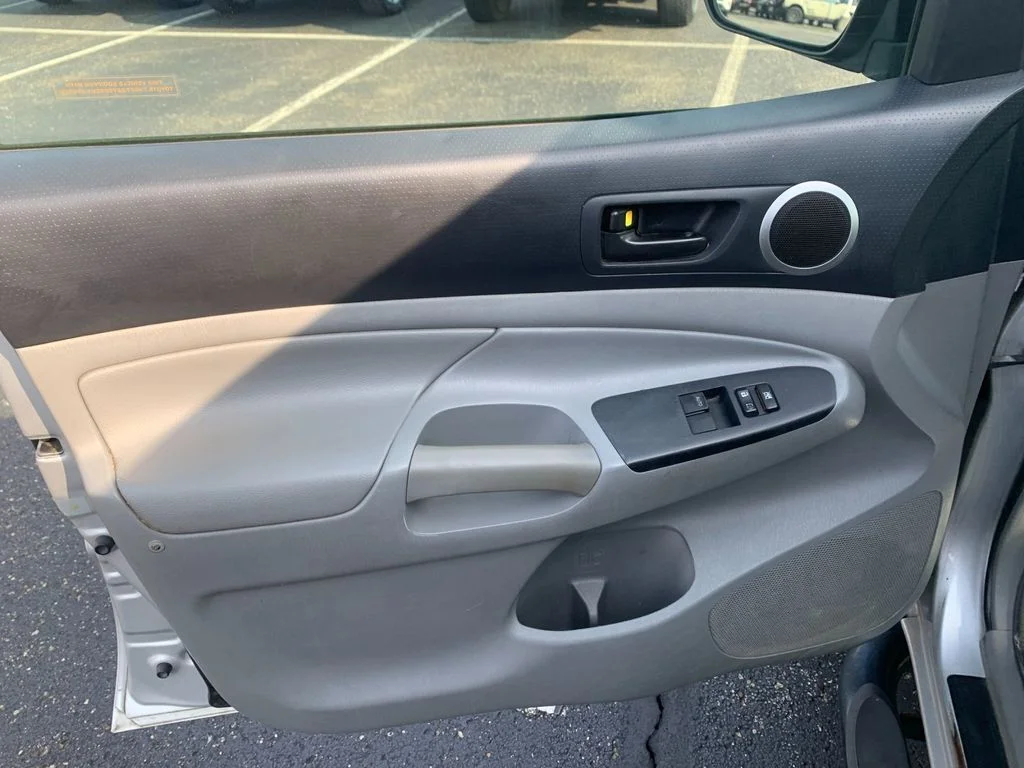 Used 2013 Silver Toyota Base image 12